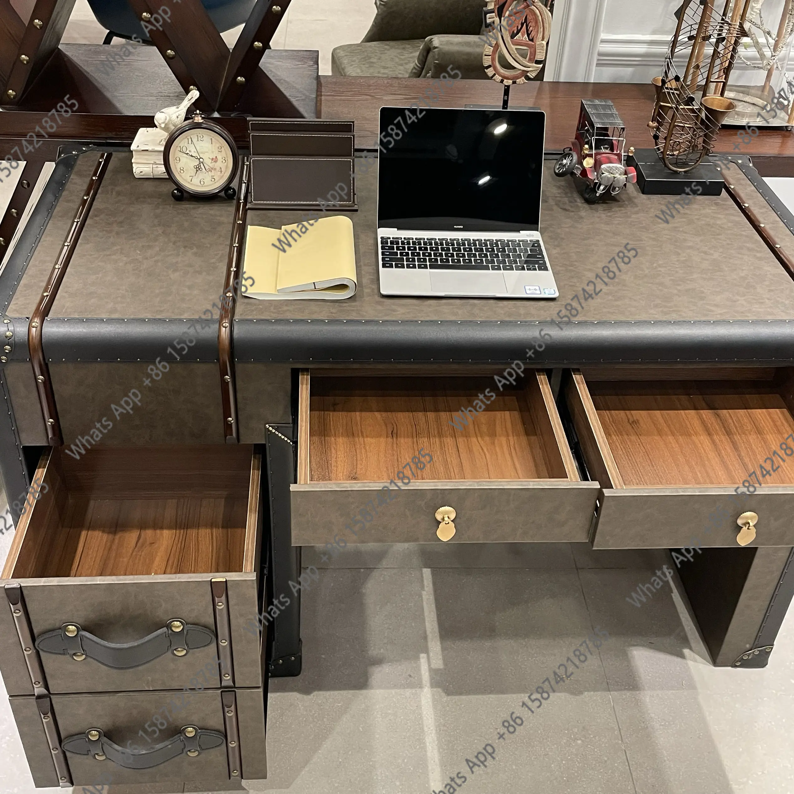 Office Furniture Second Hand - Bureau de Président Rétro Américain d'Occasion